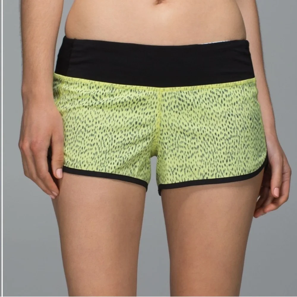 Lululemon Run Speed Short 4-way Stretch Dottie Dash Clarity Yellow Black Size 10